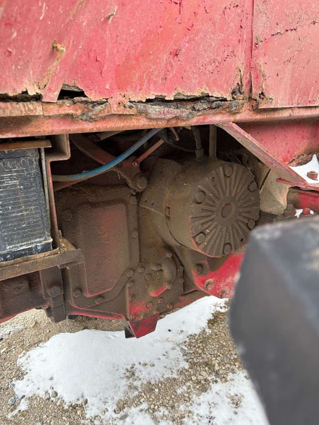 Image of International Harvester 1066 equipment image 4