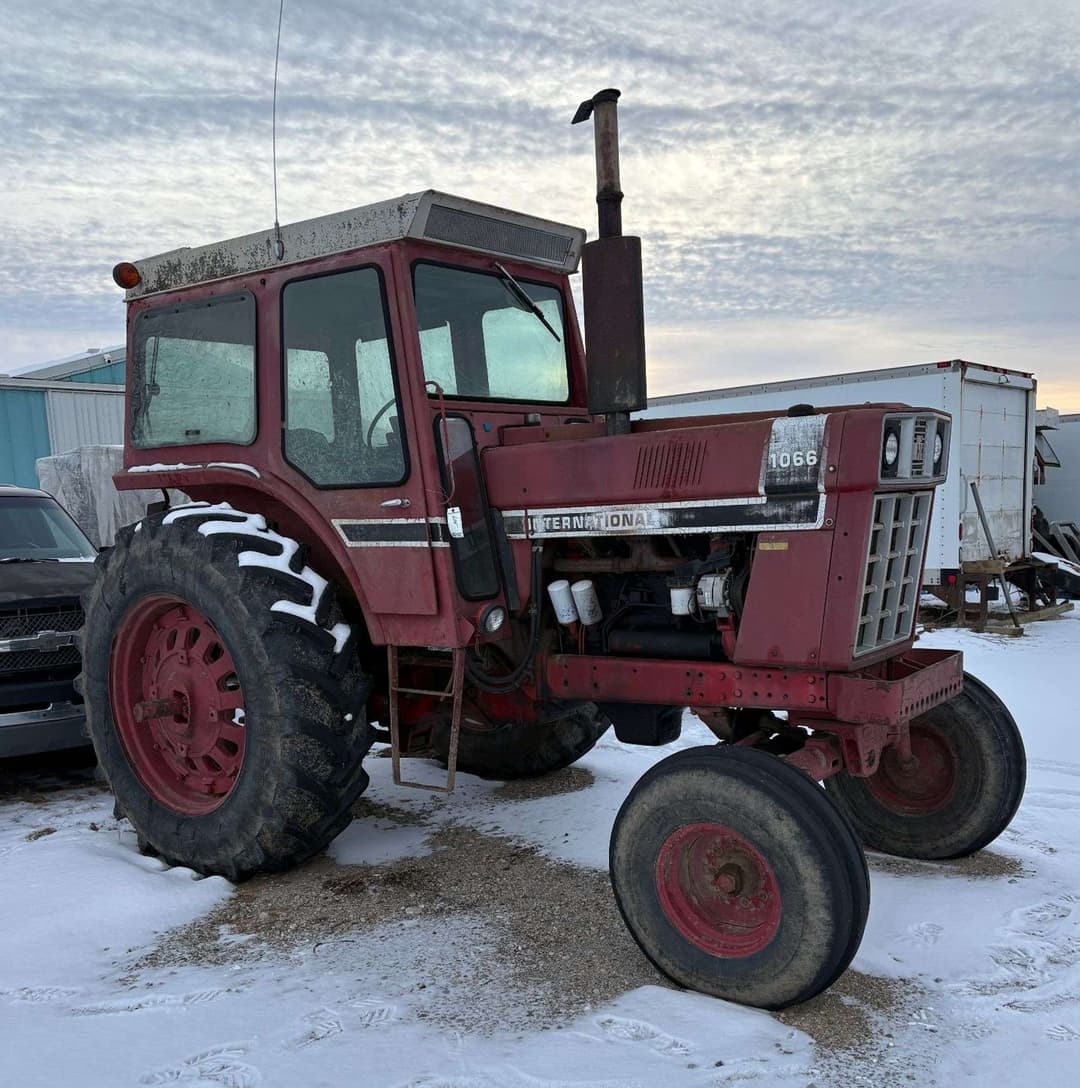 Image of International Harvester 1066 Primary image