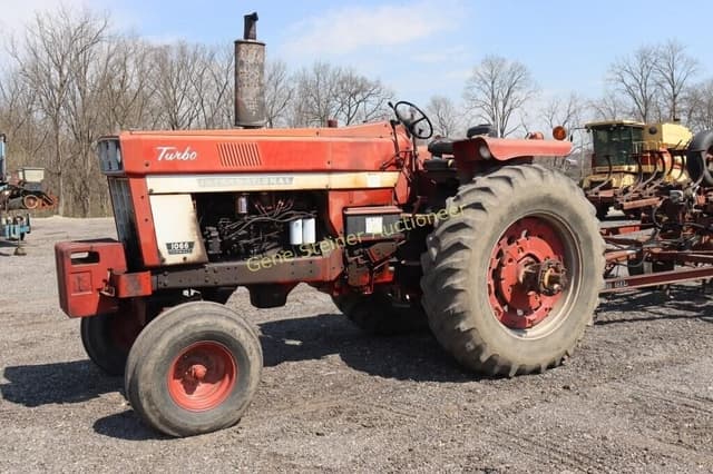 Image of International Harvester 1066 equipment image 3