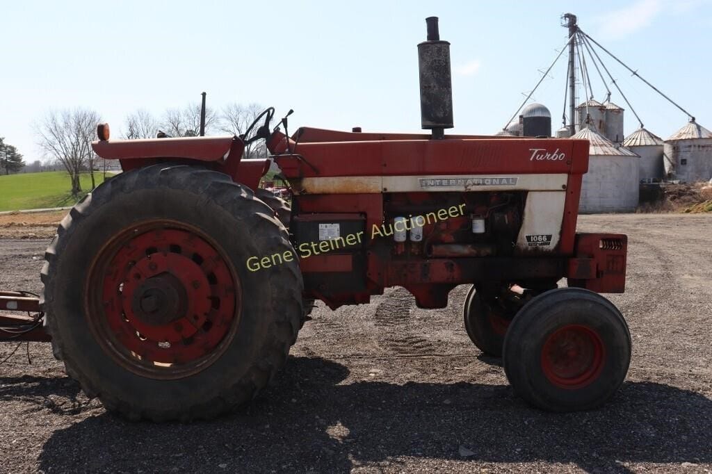 International Harvester 1066 Equipment Image0