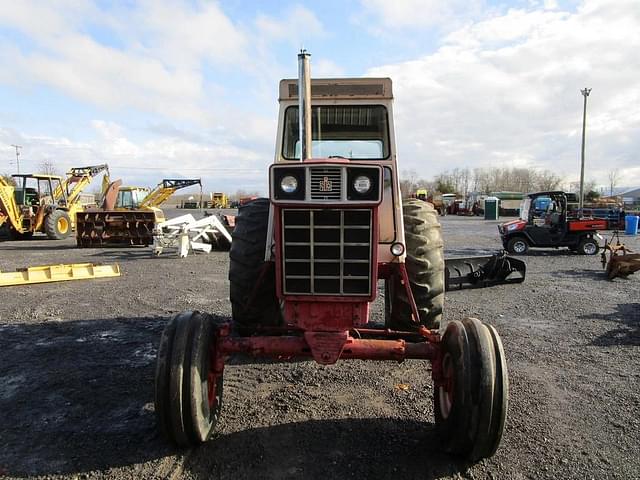 Image of International Harvester 1066 equipment image 1