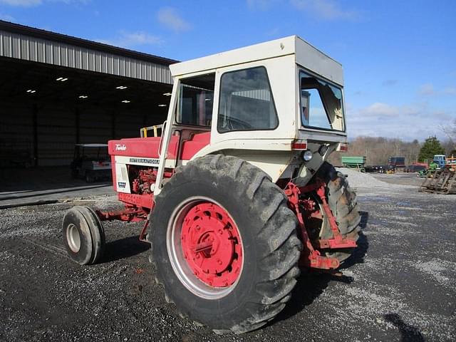 Image of International Harvester 1066 equipment image 3