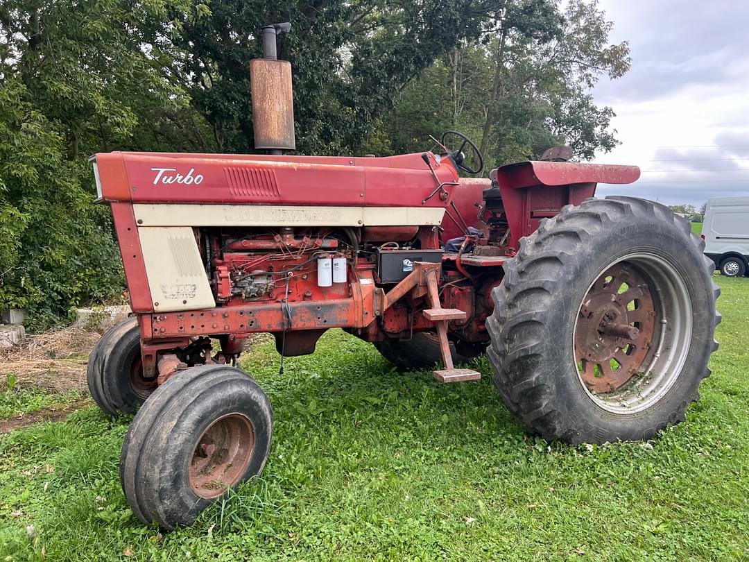 Image of International Harvester 1066 Primary image