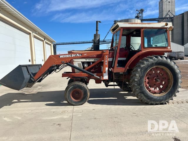 Image of International Harvester 1066 equipment image 1