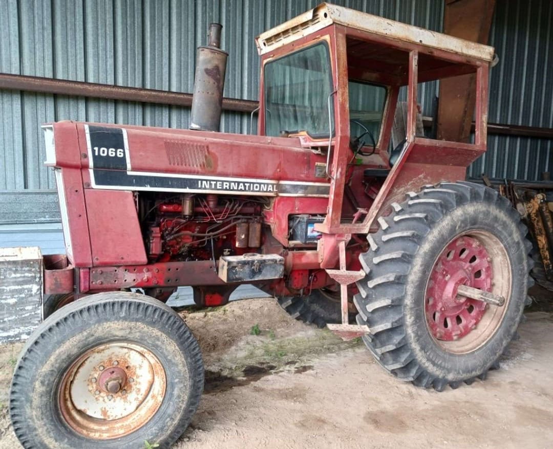 Image of International Harvester 1066 Primary Image