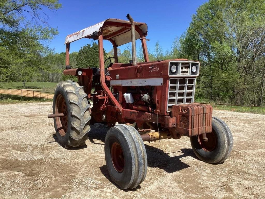 Main image International Harvester 1066