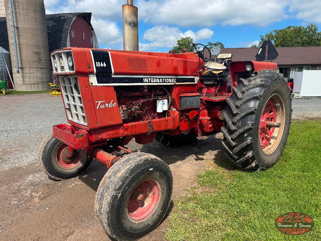 Image of International Harvester 1066 Primary image