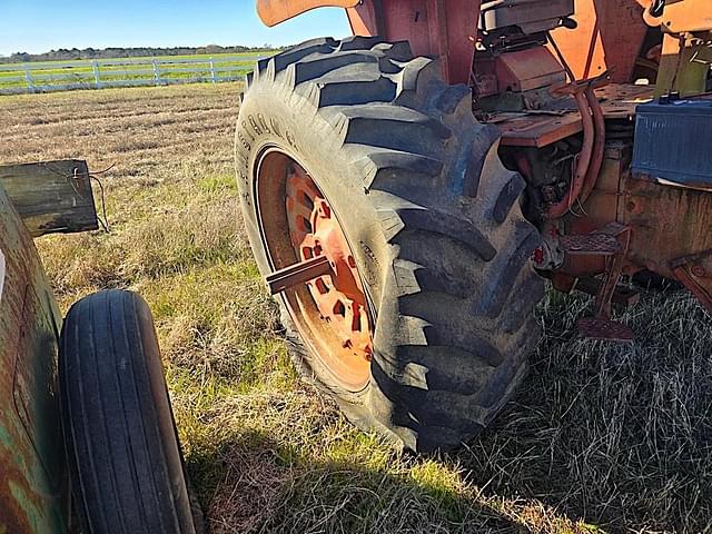 Image of International Harvester 1066 equipment image 4