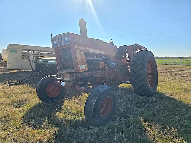 Image of International Harvester 1066 equipment image 1