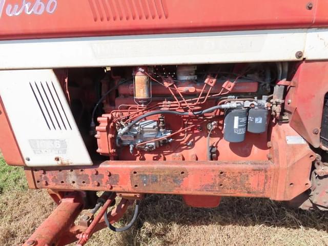 Image of International Harvester 1066 equipment image 4