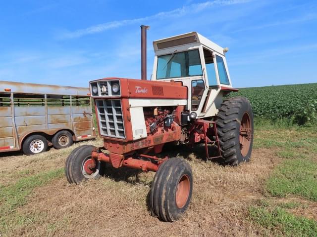 Image of International Harvester 1066 equipment image 3