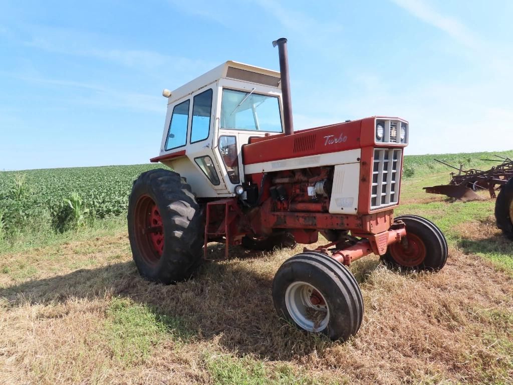 International Harvester 1066 Equipment Image0