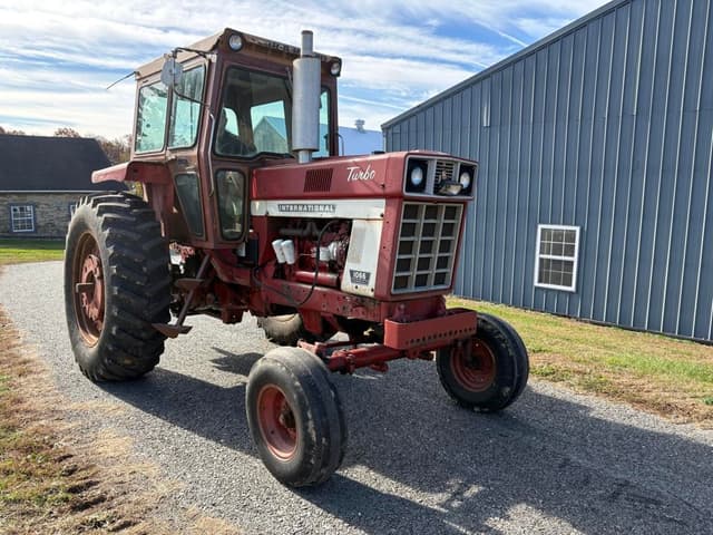 Image of International Harvester 1066 equipment image 2