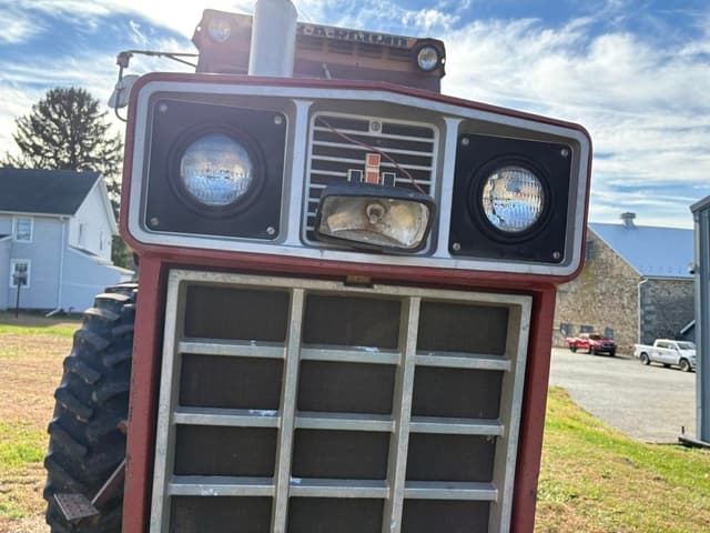 Image of International Harvester 1066 equipment image 4