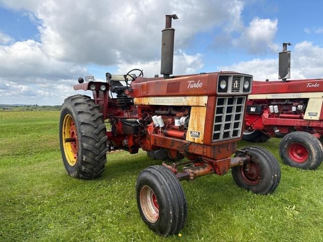 Image of International Harvester 1066 equipment image 3