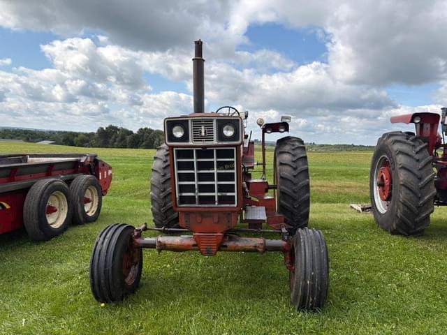 Image of International Harvester 1066 equipment image 2