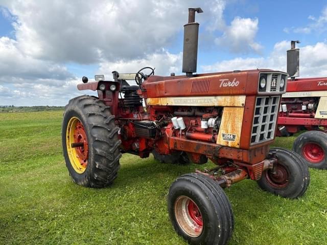Image of International Harvester 1066 equipment image 4