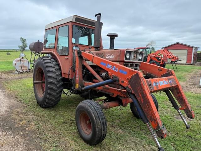 Image of International Harvester 1066 equipment image 4