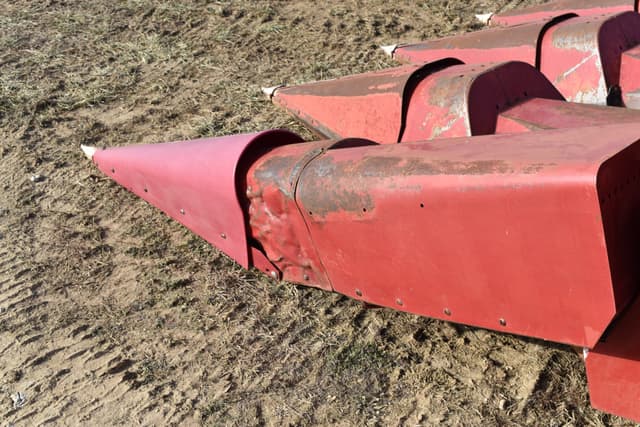 Image of International Harvester 1083 equipment image 3