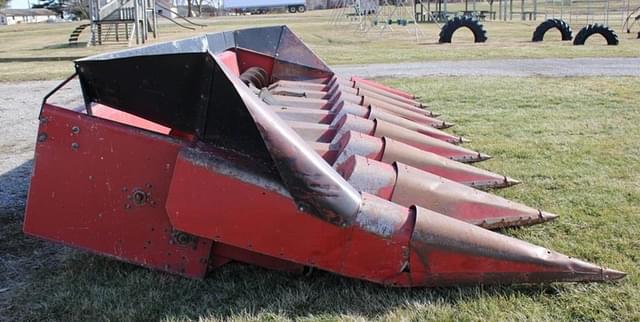 Image of International Harvester 1083 equipment image 3