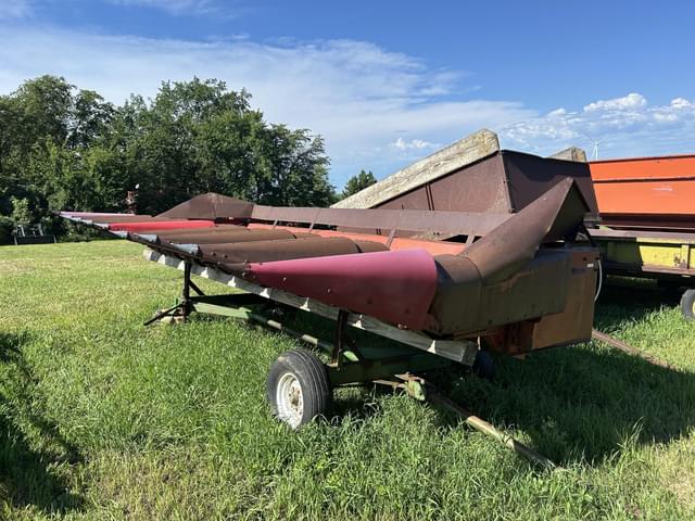 Image of International Harvester 1083 equipment image 1