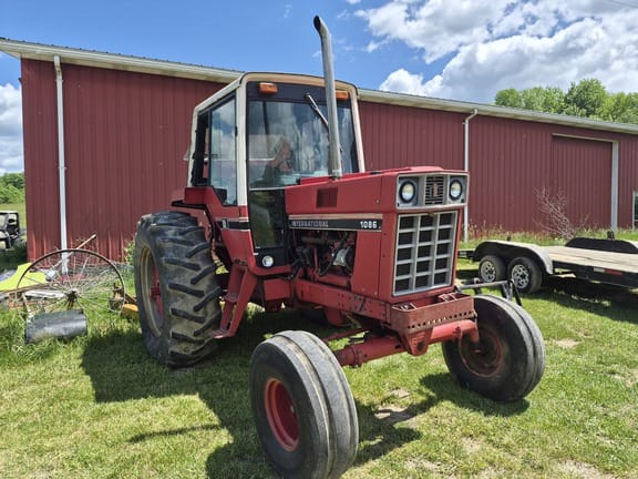 International Harvester 1086 Equipment Image0