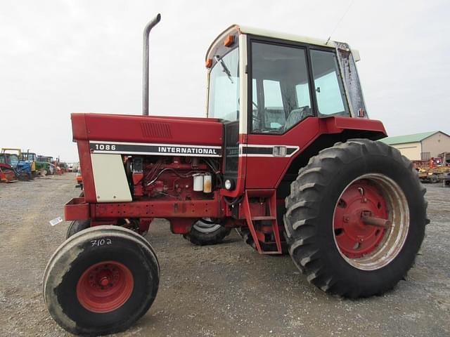 Image of International Harvester 1086 equipment image 4