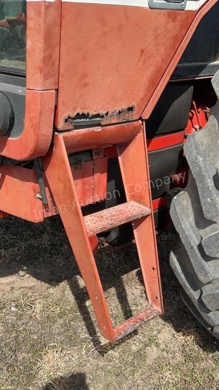 Image of International Harvester 1086 equipment image 4
