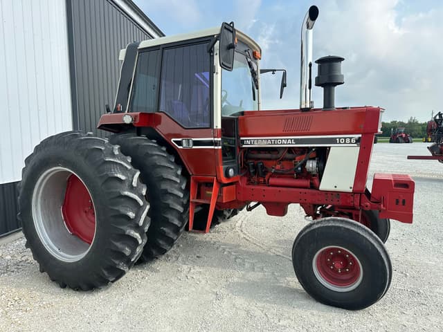 Image of International Harvester 1086 equipment image 3