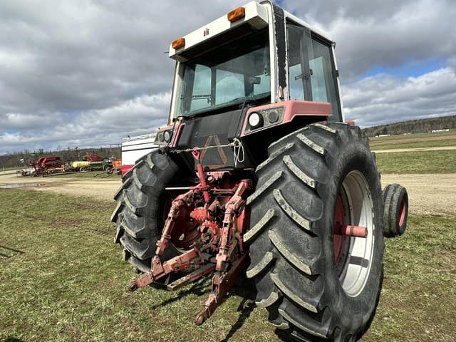 Image of International Harvester 1086 equipment image 2