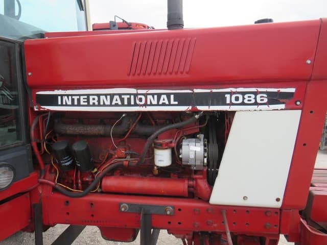 Image of International Harvester 1086 equipment image 4