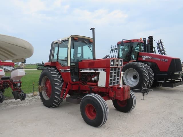 Image of International Harvester 1086 equipment image 2