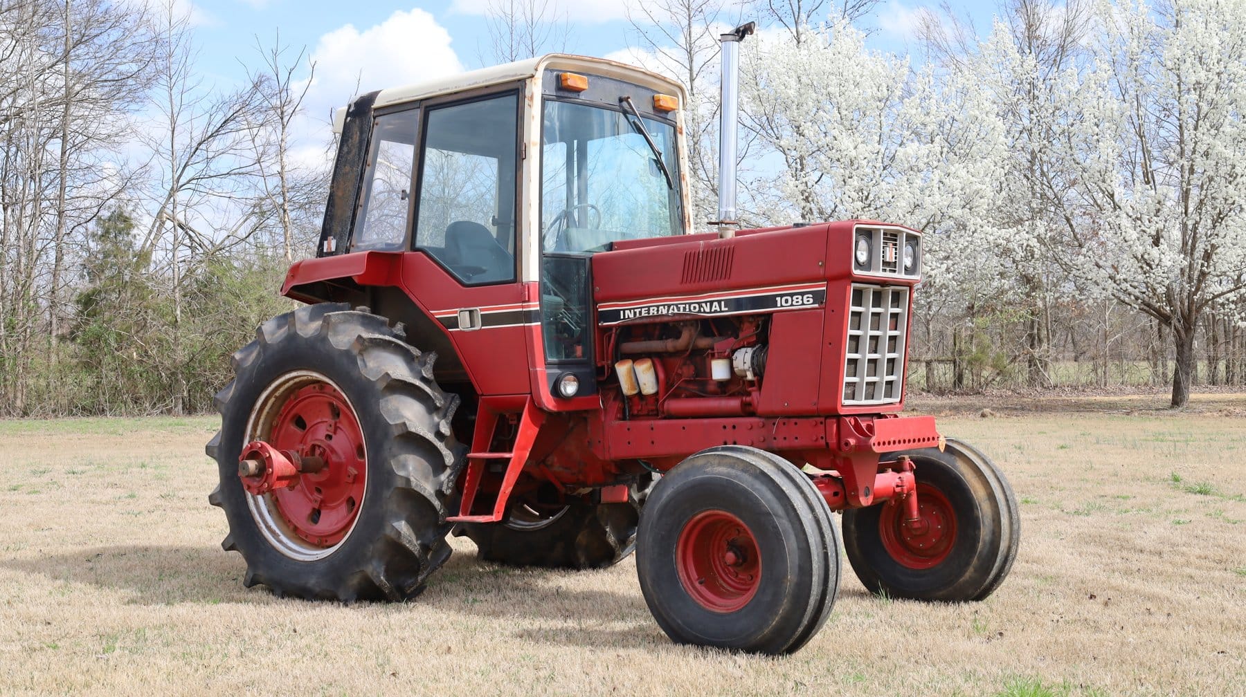 International Harvester 1086 Equipment Image0