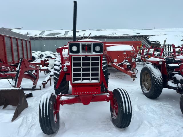 Image of International Harvester 1086 equipment image 2