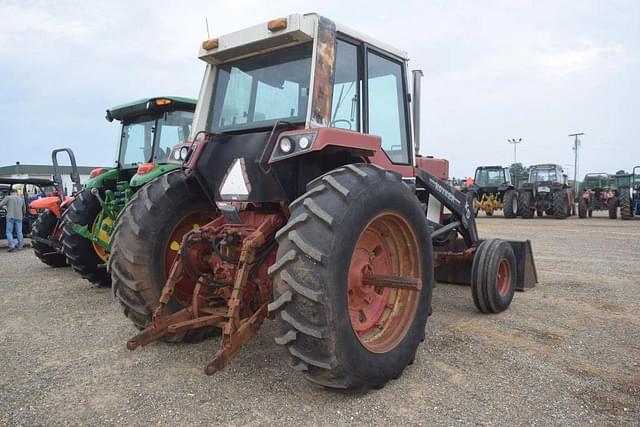Image of International Harvester 1086 equipment image 2