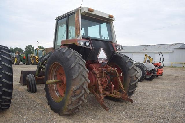 Image of International Harvester 1086 equipment image 1