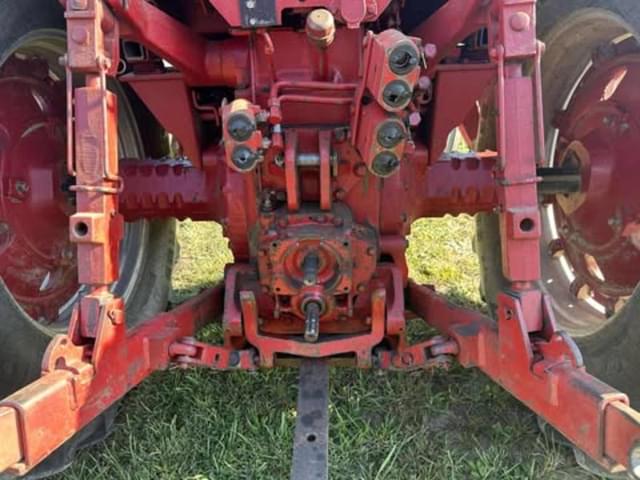 Image of International Harvester 1086 equipment image 4