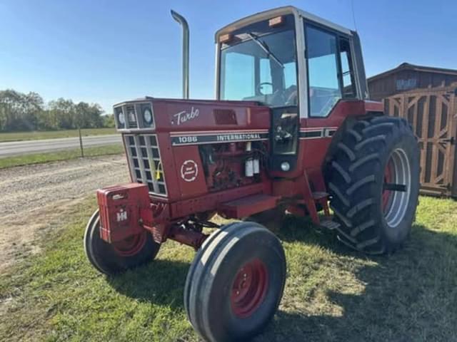 Image of International Harvester 1086 equipment image 1