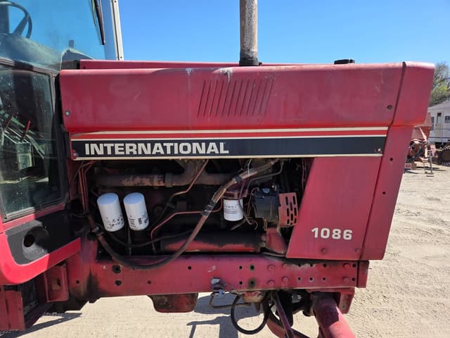 Image of International Harvester 1086 equipment image 3