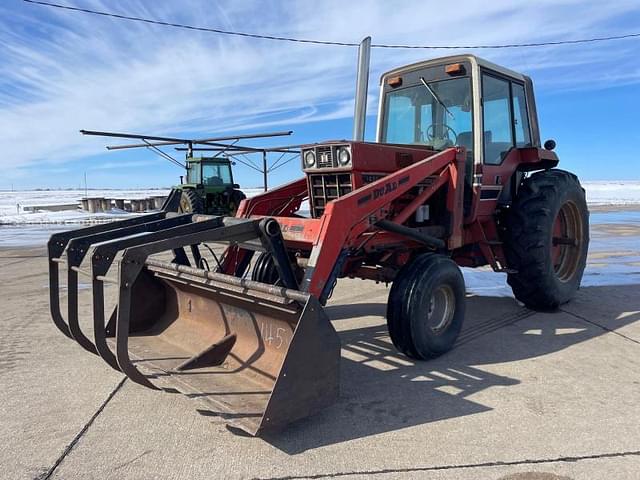 Image of International Harvester 1086 equipment image 1