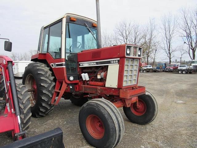 Image of International Harvester 1086 equipment image 1