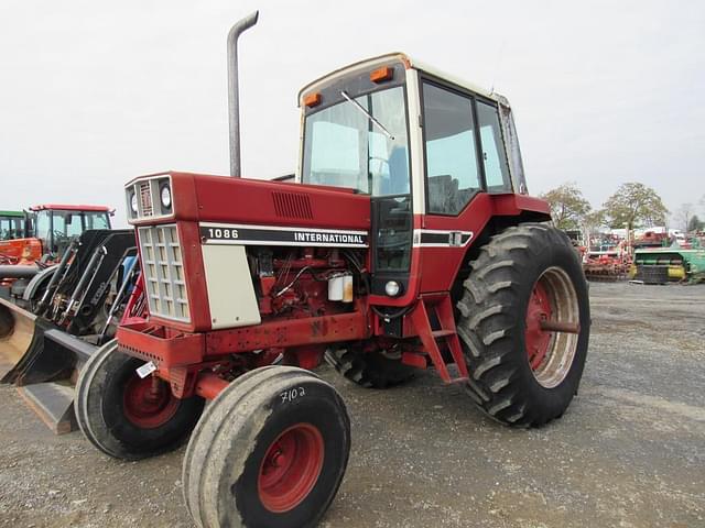 Image of International Harvester 1086 equipment image 3