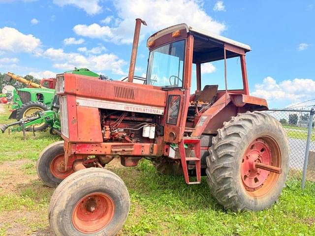Image of International Harvester 1086 equipment image 1