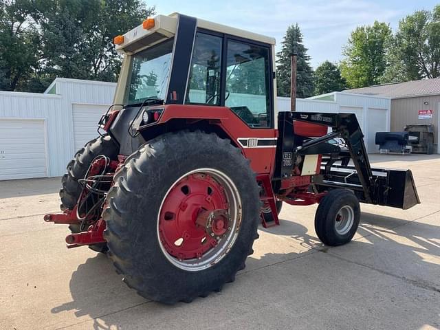 Image of International Harvester 1086 equipment image 2