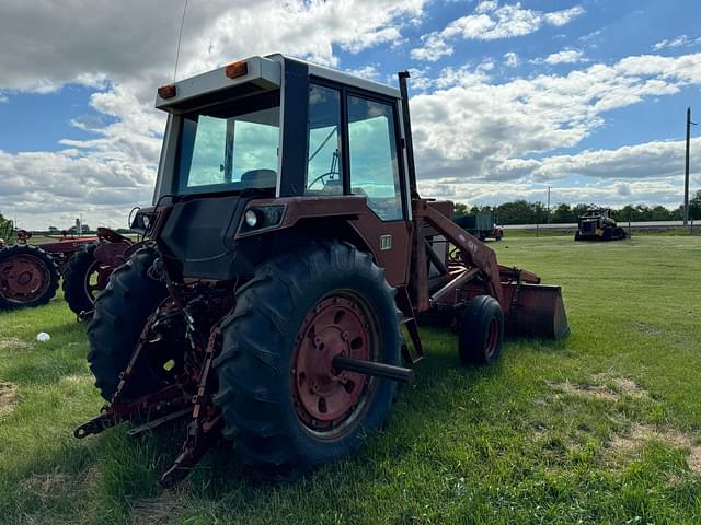 Image of International Harvester 1086 equipment image 2