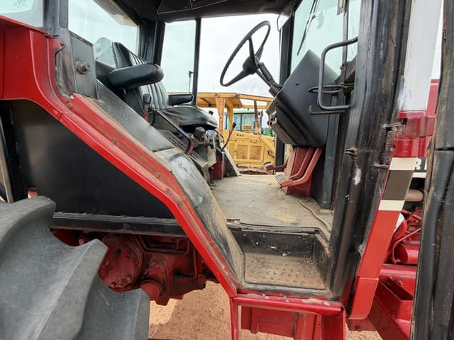 Image of International Harvester 1086 equipment image 3