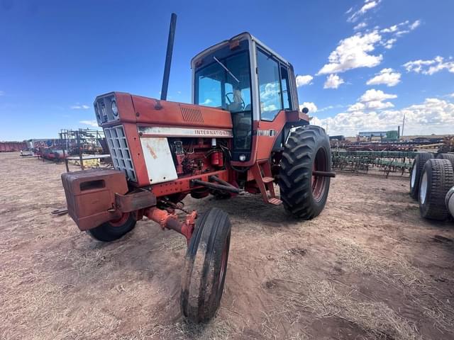 Image of International Harvester 1086 equipment image 1