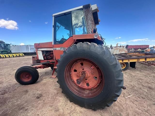 Image of International Harvester 1086 equipment image 2