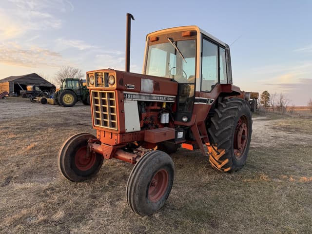 Image of International Harvester 1086 equipment image 1