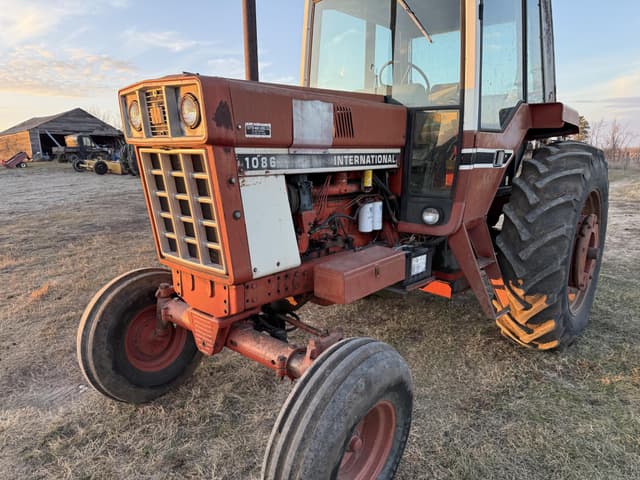 Image of International Harvester 1086 equipment image 4